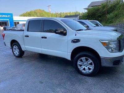 2017 Nissan Titan SV