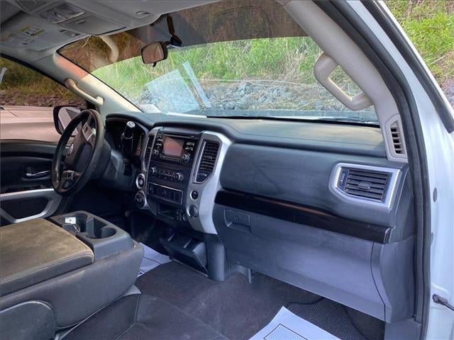 2017 Nissan Titan SV