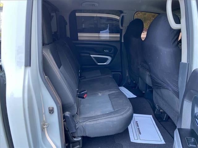 2017 Nissan Titan SV