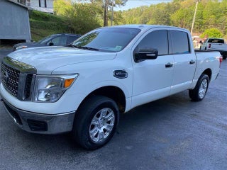 2017 Nissan Titan SV