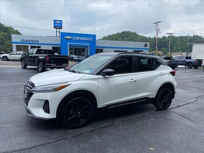 2023 Nissan Kicks SR