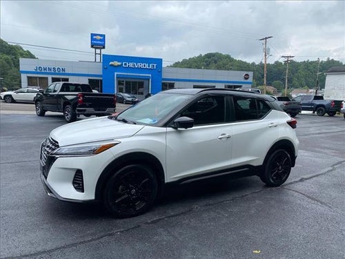 2023 Nissan Kicks SR