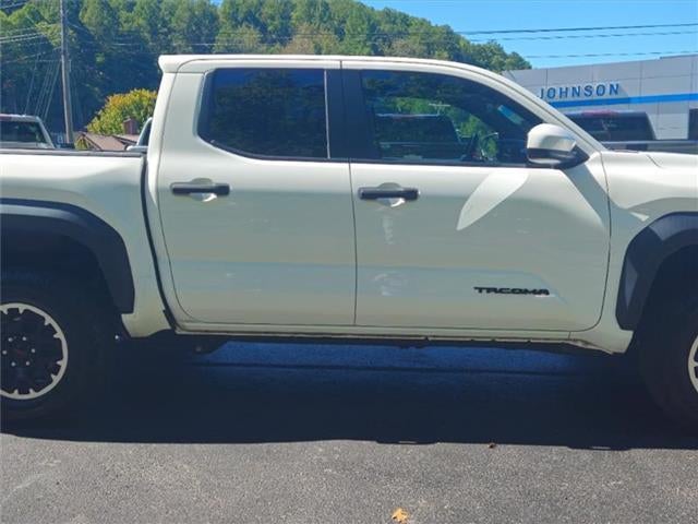 2024 Toyota Tacoma 4WD SR5
