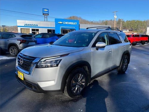 2022 Nissan Pathfinder SV