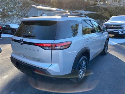 2022 Nissan Pathfinder SV