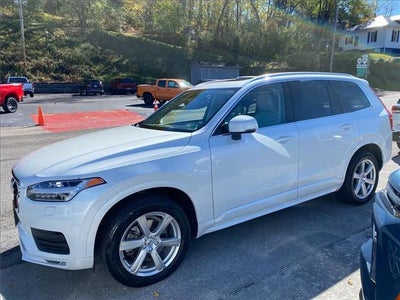 2021 Volvo XC90 Momentum