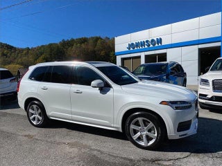 2021 Volvo XC90 Momentum